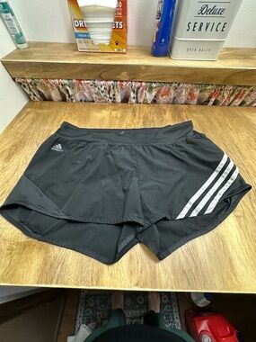 adidas Black Athletic Shorts with White Three-Stripes size XL